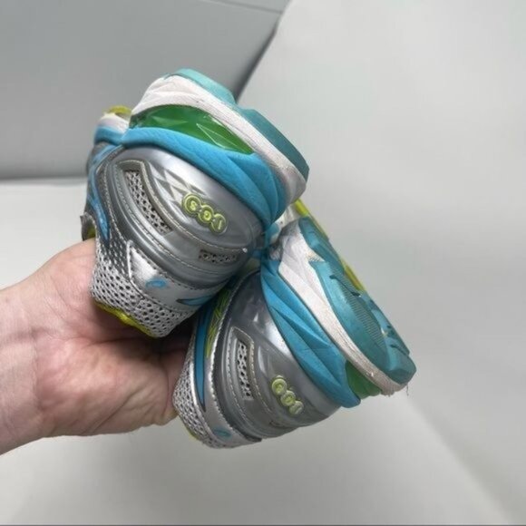 Asics Womens Gt-2000 4 Running Shoes Gray Green T656N Lace Up Mesh size 9 - Picture 6 of 12